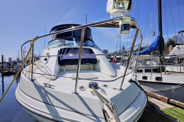 Isla May 40ft Carver Yacht For Sale