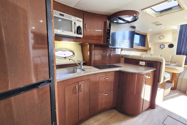Isla May 40ft Carver Yacht For Sale