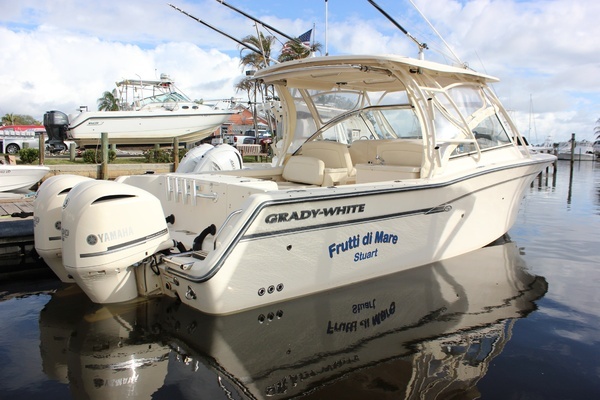 Photo of the 2019 Grady-White 