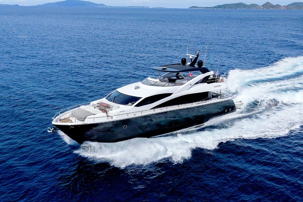 2017 Sunseeker 86 Yacht