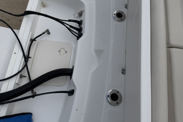 27ft Boston Whaler Yacht For Sale