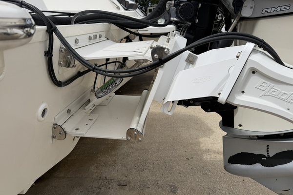 27ft Boston Whaler Yacht For Sale