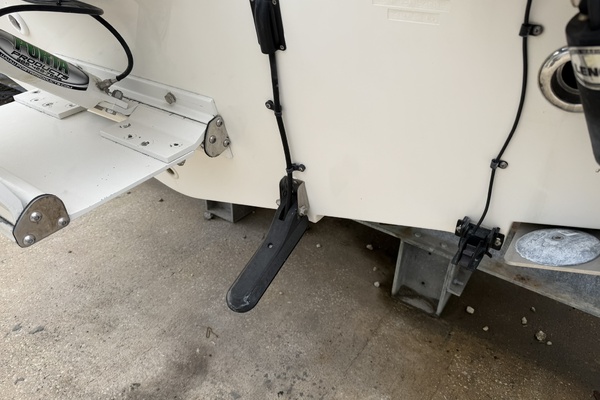 27ft Boston Whaler Yacht For Sale