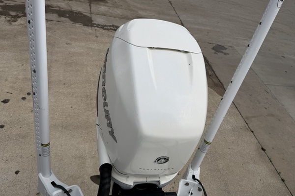 27ft Boston Whaler Yacht For Sale
