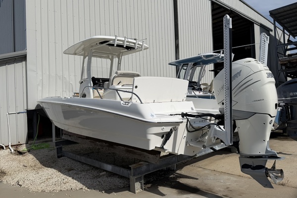 27ft Boston Whaler Yacht For Sale