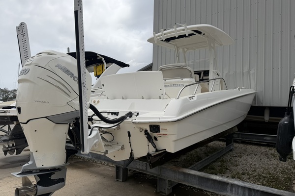 27ft Boston Whaler Yacht For Sale