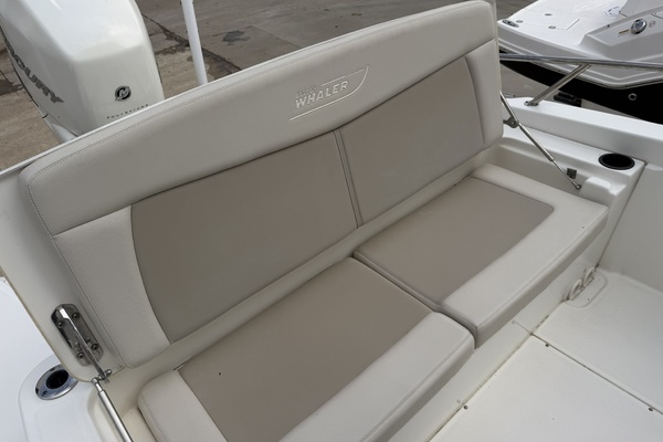 27ft Boston Whaler Yacht For Sale