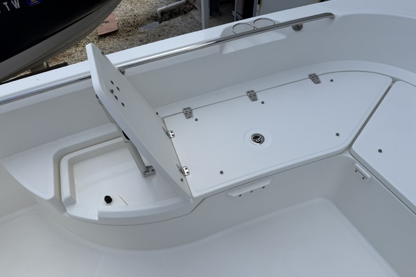 27ft Boston Whaler Yacht For Sale