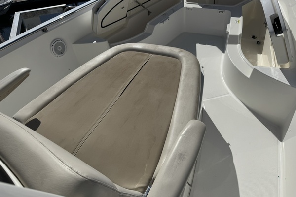 27ft Boston Whaler Yacht For Sale