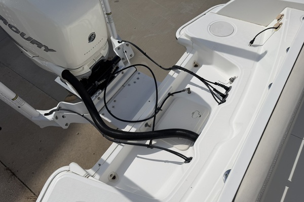 27ft Boston Whaler Yacht For Sale