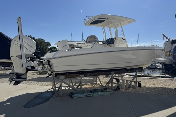27-ft-Boston Whaler-2019-270 Dauntless- FERNANDINA BEACH Florida United States  yacht for sale