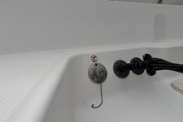 27ft Boston Whaler Yacht For Sale