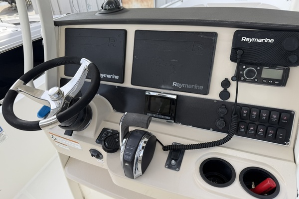 27ft Boston Whaler Yacht For Sale