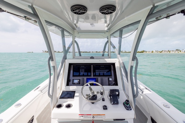 30ft SeaHunter Yacht For Sale
