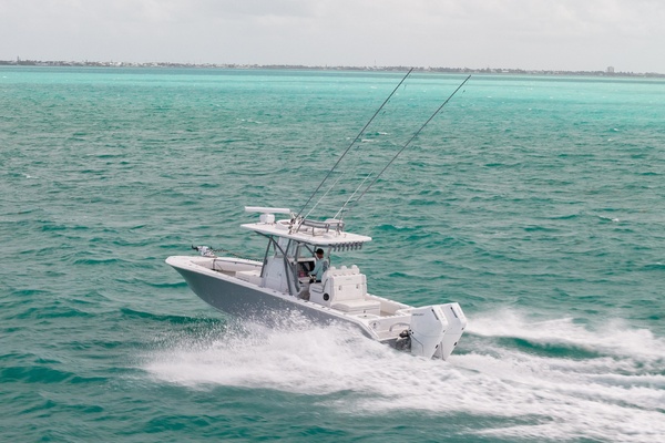 30ft SeaHunter Yacht For Sale