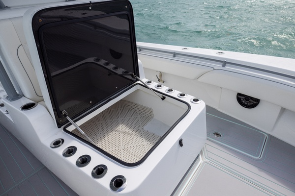 30ft SeaHunter Yacht For Sale
