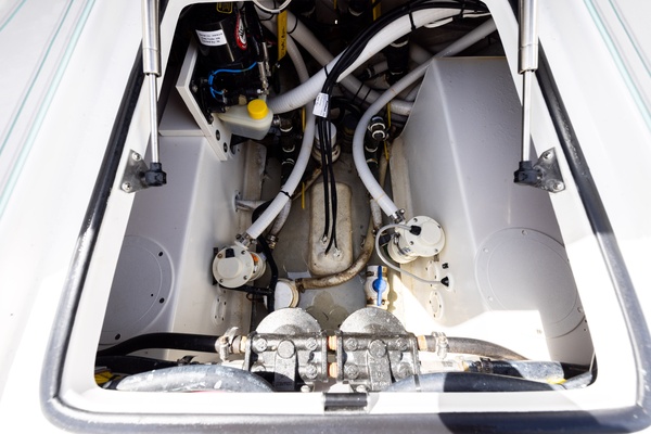 30ft SeaHunter Yacht For Sale