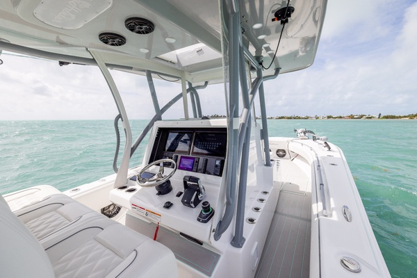 30ft SeaHunter Yacht For Sale