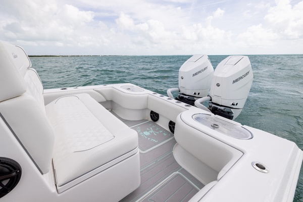 30ft SeaHunter Yacht For Sale