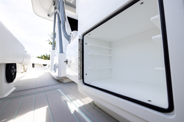 30ft SeaHunter Yacht For Sale