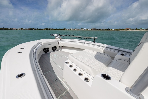 30ft SeaHunter Yacht For Sale