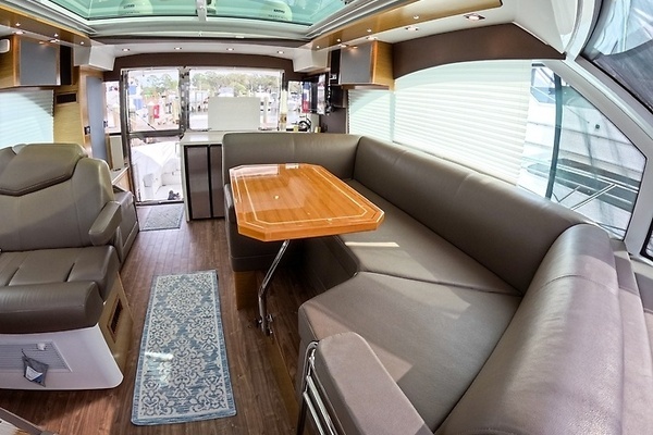 2016 Cruisers Yachts 45