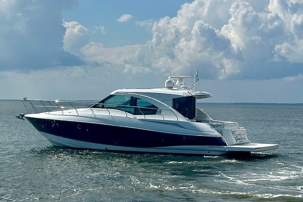 2016 Cruisers Yachts 45