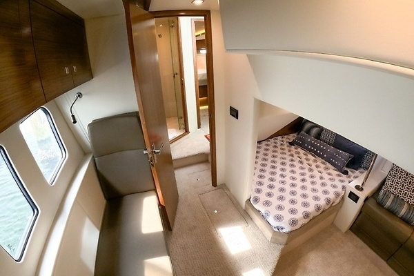 2016 Cruisers Yachts 45