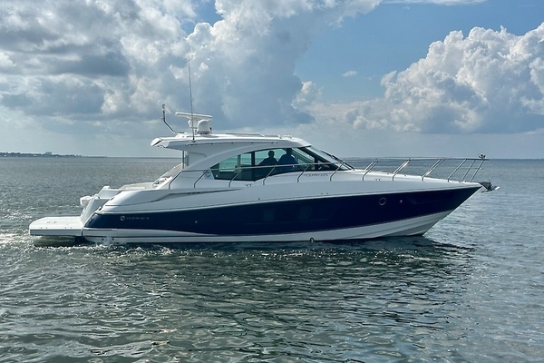 2016 Cruisers Yachts 45