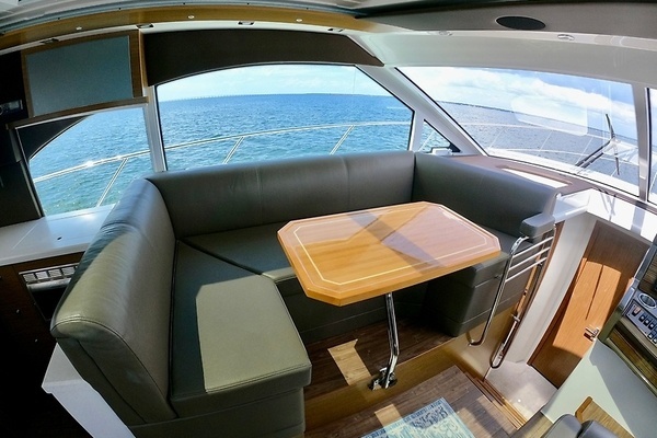 2016 Cruisers Yachts 45