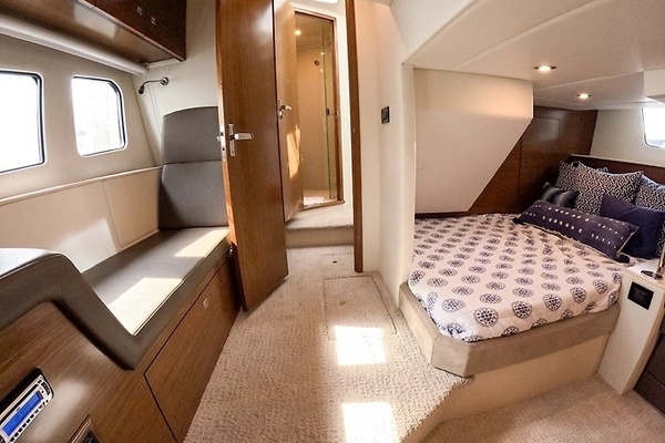 2016 Cruisers Yachts 45