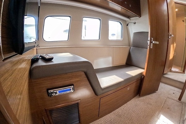 2016 Cruisers Yachts 45