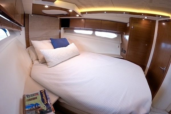 2016 Cruisers Yachts 45