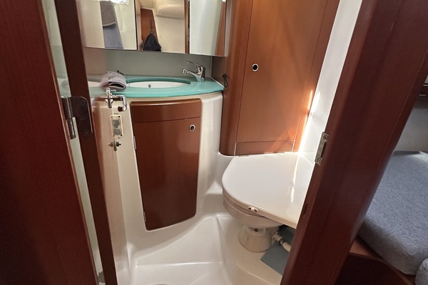 Roxxy 53ft Beneteau Yacht For Sale