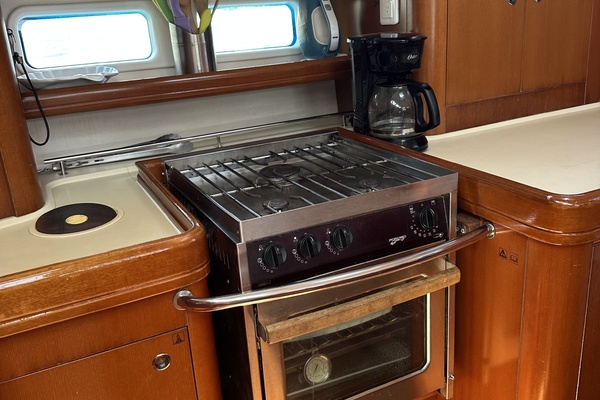 Roxxy 53ft Beneteau Yacht For Sale