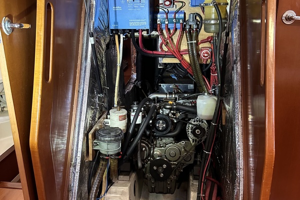 Roxxy 53ft Beneteau Yacht For Sale