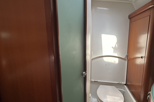 Roxxy 53ft Beneteau Yacht For Sale