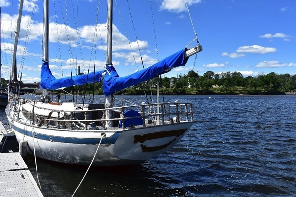 Photo of the 1971 Cheoy Lee Clipper "Aum"