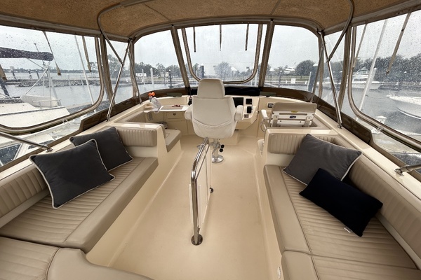 2005 Mainship 40