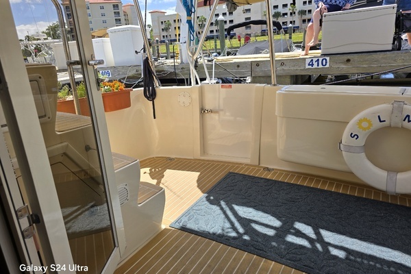 2005 Mainship 40