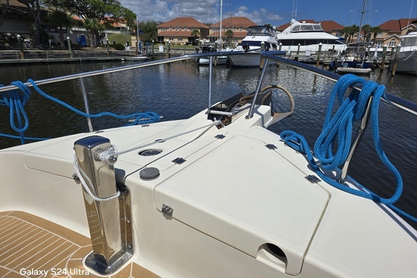 2005 Mainship 40