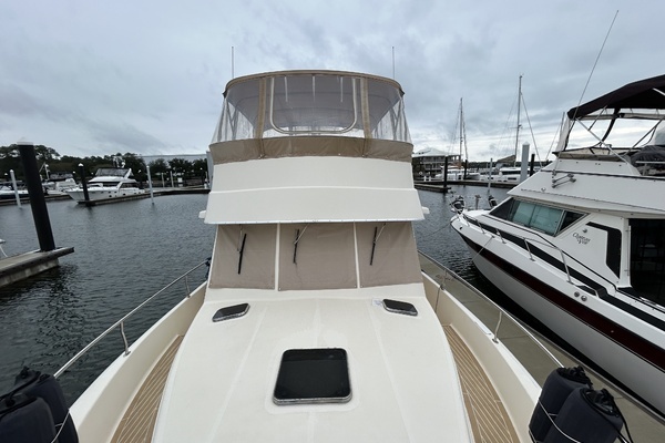 Photo of the 2005 Mainship 400 "Sol Mate"