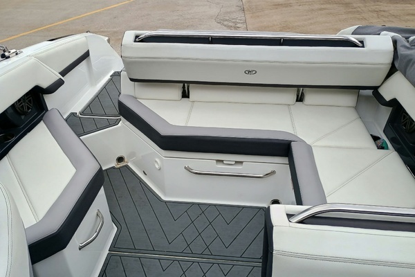 Photo of the 2022 Cobalt R4