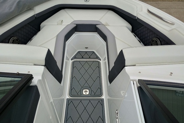 Photo of the 2022 Cobalt R4