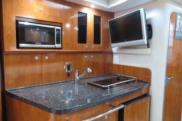 35ft Four Winns Yacht For Sale