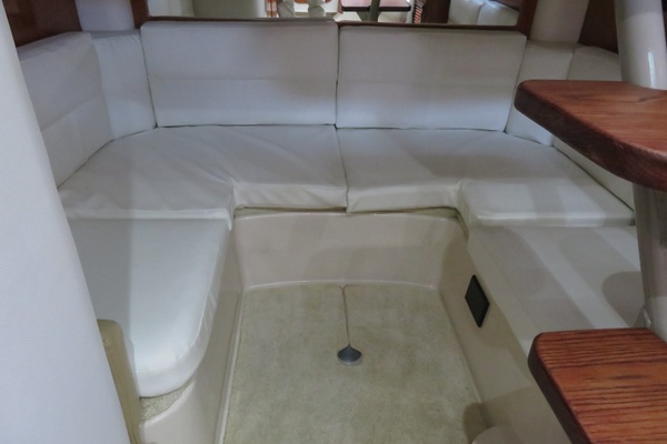 35ft Four Winns Yacht For Sale