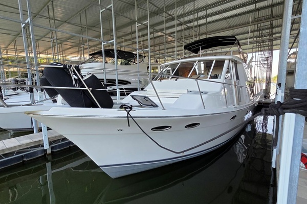 Runaway 49ft Meridian Yacht For Sale