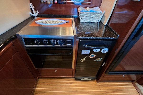 Runaway 49ft Meridian Yacht For Sale