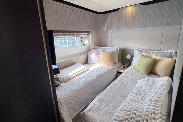 60ft Azimut Yacht For Sale