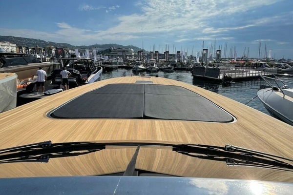 MY LIFE FIVE III 58ft Rizzardi Yacht For Sale